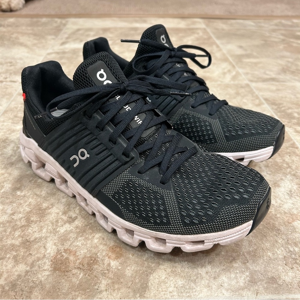 On CloudSwift Running Shoes Cloudtec Women's Size 8.5 Black/White Sneakers